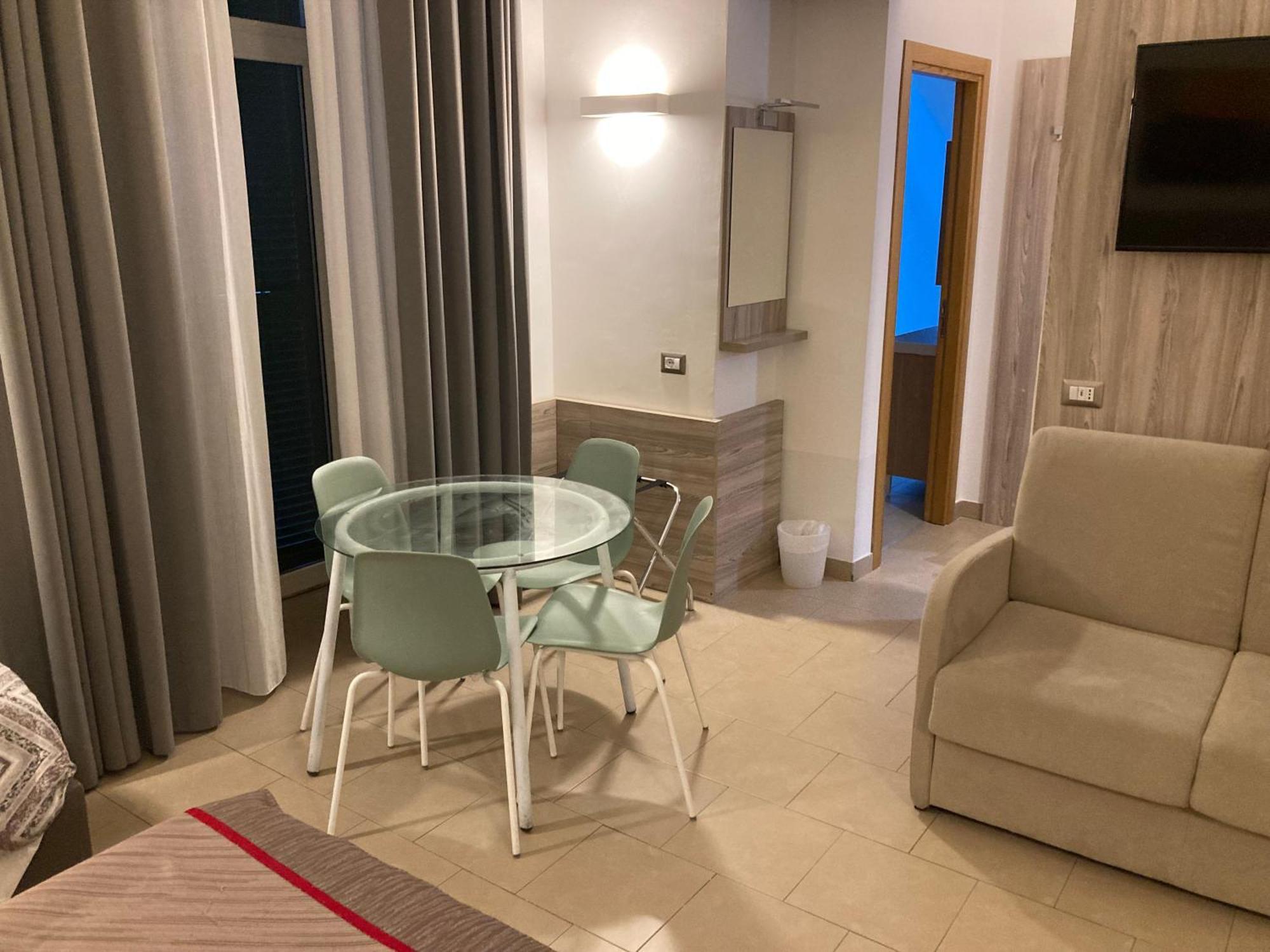 4Stanze Otel Napoli Dış mekan fotoğraf